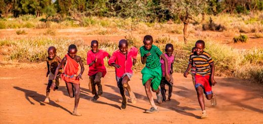 Ruta salvaje: Un viaje en moto por la Uganda más profunda