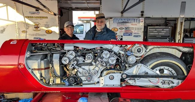 Un jubilado ha desempolvado su vieja moto del trastero. Ahora quiere batir con ella todos los récords de velocidad