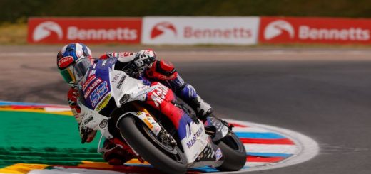 British Superbikes: Kent reclama el primer puesto y mantiene a raya a Stacey