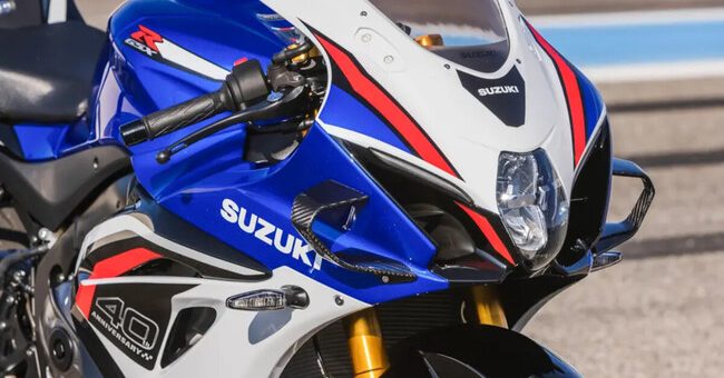 "Con cabeza, todos iríamos en motos de 20 CV". Las motos deportivas de 200 CV están condenadas a... - Motorpasión Moto