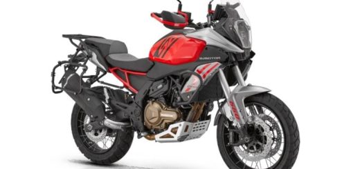 Con un precio llamativo, llegó una nueva moto trail para competir con la Honda NX500 y la CFMoto 450 MT