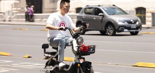 Congreso capitalino aprueba regulación para motos eléctricas - La Jornada