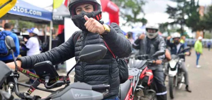 Detalle en silla de motos que pasa desapercibido y por el cual le ponen multa e inmovilización - es-us.noticias.yahoo.com