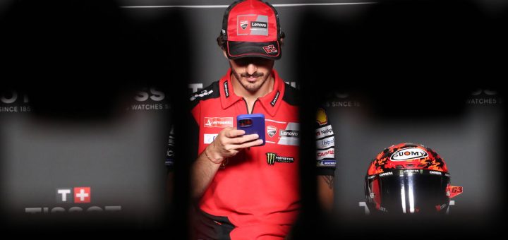 Reviviendo sus antiguas carreras de MotoGP reveló una dura comprensión para Pecco Bagnaia