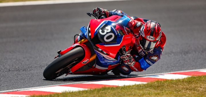Suzuka 8 Horas: Honda lidera a Yamaha a mitad de carrera