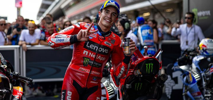 Alex Márquez ha logrado la victoria a los mandos de la Desmosedici GP del Gresini Racing Team, completando un doblete para Ducati