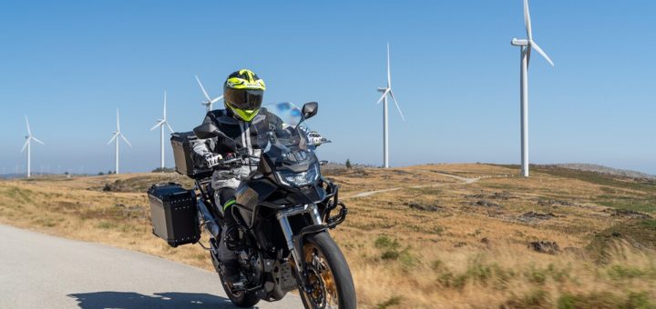 Confirmado: casi la mitad de los españoles está pensando en comprarse una moto, pero solo 3 de cada 100 quiere una eléctrica