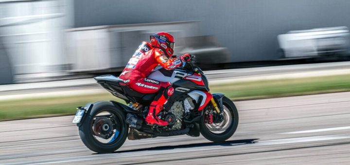 Ducati Diavel V4 RS, la cruiser italiana más radical