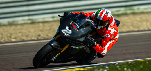 El primer vehículo con batería de estado sólido del grupo VW... es una Ducati - Car and Driver