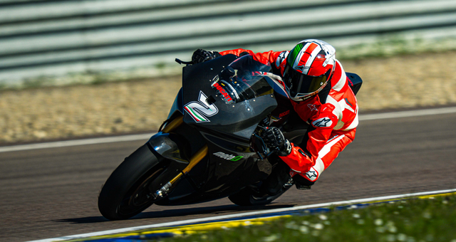 El primer vehículo con batería de estado sólido del grupo VW... es una Ducati - Car and Driver