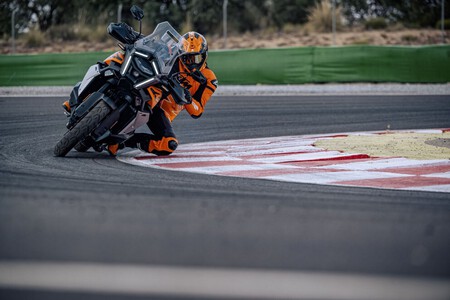 España está empezando a usar el invento europeo para acabar con los atascos, y la clave es convencer a las motos