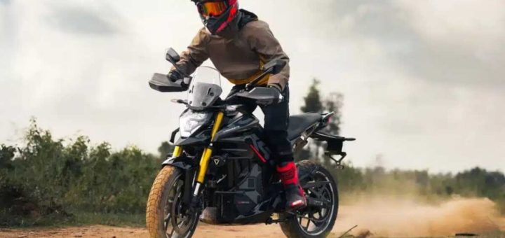 Esta moto trail quiere meterse en el segmento más caliente: ¿Es rival de la Honda NX 500 y de la Royal Enfield Himalayan? 