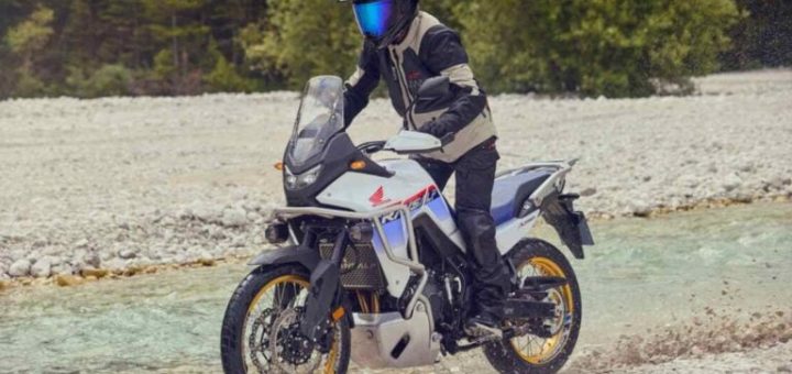 Este es el precio de la Honda Transalp 750: ¿más barata que una Yamaha Ténéré 700?