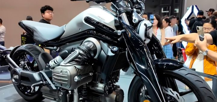 La moto que no esperabas es híbrida, con motor bóxer de 250 cc y 70 cv de potencia