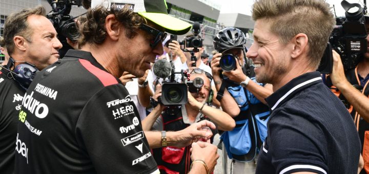 Valentino Rossi y Casey Stoner reavivan la rivalidad de MotoGP en una jornada de karts