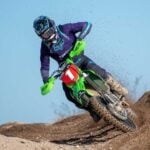 Así es la nueva trail de Kawasaki: tiemblan la KTM 390 Adventure y la CFMoto 450 MT