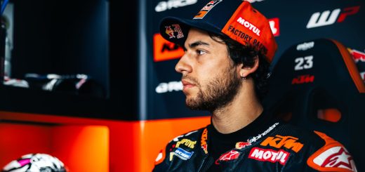 Bastianini se queja de que Acosta "tiene piezas que yo no tengo y no vendrán. Lo veo negro"