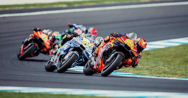 ¡Increíble! Raúl Fernández gana su primera carrera de MotoGP en Australia y eleva a la gloria al Trackhouse