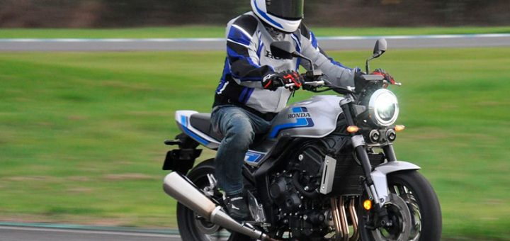 La nueva Honda CB1000F en Japón: Espíritu retro con alma moderna según Freddie Spencer