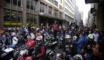 Motociclistas en Bogotá anuncian bloqueos y plan tortuga tras nuevas restricciones de movilidad - Infobae
