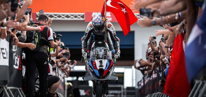 Razgatlioglu se va a MotoGP con su tercer título de Superbikes bajo el brazo