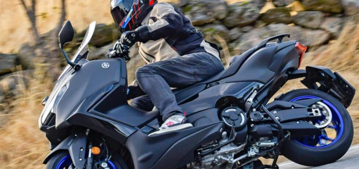 8 trucos y consejos para conducir un scooter deportivo a nivel PRO