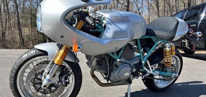 Aunque no lo creas, estrenar en 2025 una Ducati Paul Smart 1000 LE es posible