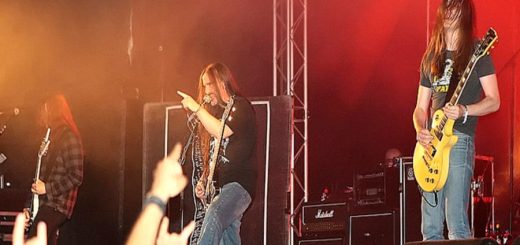 ¿De qué nacionalidad es la banda Carcass?
