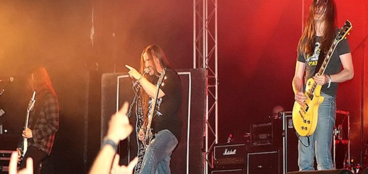 ¿De qué nacionalidad es la banda Carcass?