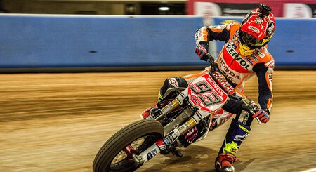 La ciencia lo ha demostrado: practicar offroad hace que conducir una moto por la carretera sea más seguro