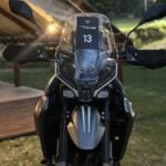 Nos subimos a la nueva trail de Moto Morini: te contamos cómo se comporta en asfalto y en off-road