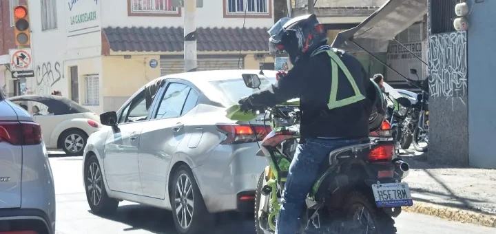 ¿Por qué los leoneses sustituyen el transporte público por motos? Aquí te decimos - El Sol de México