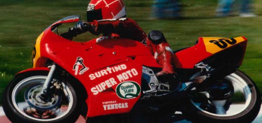 Reconocimiento en Expo Moto CDMX 2025 para Rodolfo “Cachapún” de la Peña Flores