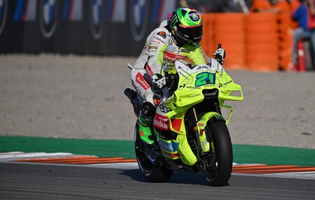 Tsunami a la vista en MotoGP. Valentino Rossi prepara la gran fuga de Ducati para unirse a Aprilia en 2027
