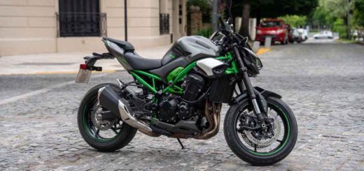 Yamaha, Kawasaki y KTM: ¿quién tiene la naked mejor equipada y más barata