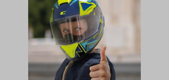 CGMitalia prepara 2026 con cascos para pequeños y grandes
