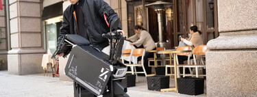 "Espero no chocar, porque voy sin gafas". Una influencer motera muere en un accidente tras subir una story