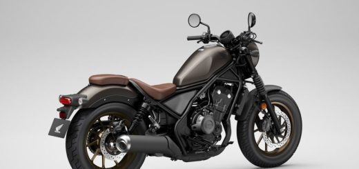 Honda patea el tablero y le baja el precio a su moto custom de 500 cc: ¿cuánto cuesta