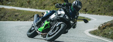 La madre de todas las multas se la ha llevado este motero que irá a la cárcel por hacer caballitos y tapar su matrícula a 190 km/h en medio de la ciudad
