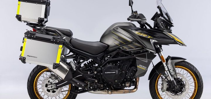 La marca de motos que ha crecido un 100% en España revienta el precio de sus trail