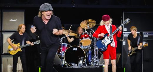La verdadera historia detrás del nombre de AC/DC