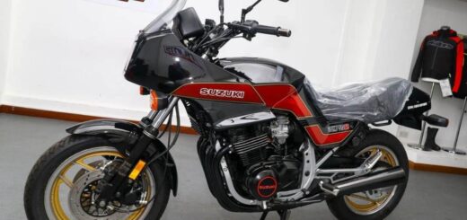 Una histórica Suzuki de los años 80 nunca fue puesta en marcha y busca dueño