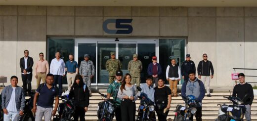 Entrega Mara Lezama 23 vehículos y motos recuperados por robo - cgc.qroo.gob.mx