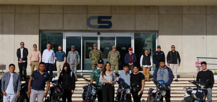 Entrega Mara Lezama 23 vehículos y motos recuperados por robo - cgc.qroo.gob.mx