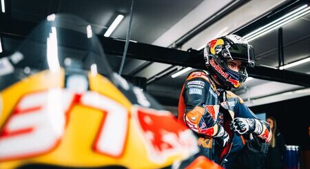 Red Bull está cansada de perder contra Monster. Así que quieren divorciarse de KTM y unirse a Ducati... U Honda