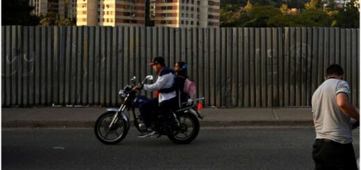 Reglamento para motos CDMX 2026: multa de más de 2 mil pesos por viajar con otro pasajero - Claro Sports
