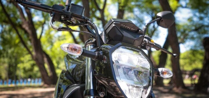 Suzuki le bajó el precio a su naked más barata: así queda frente a sus rivales