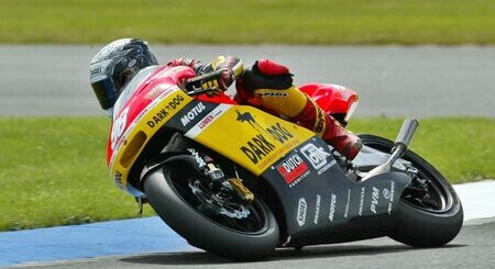Un mito dice que las mujeres conducen menos en moto que los hombres. Puede que antes fuese verdad, pero algo está cambiando