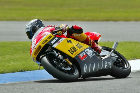 Un mito dice que las mujeres conducen menos en moto que los hombres. Puede que antes fuese verdad, pero algo está cambiando