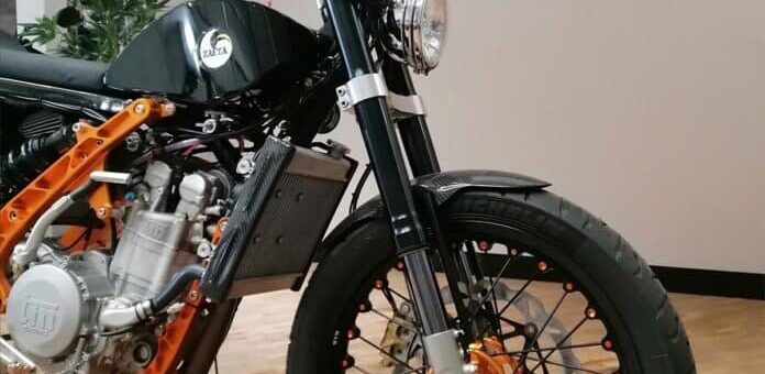 Una de las más brutales motos de dirt track, la Zaeta 530 DT desarrollada para Rossi, está a la venta